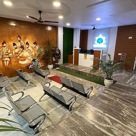 Hotel Aparajita Varanasi Exterior photo
