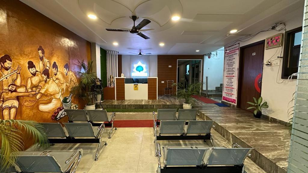 Hotel Aparajita Varanasi Exterior photo