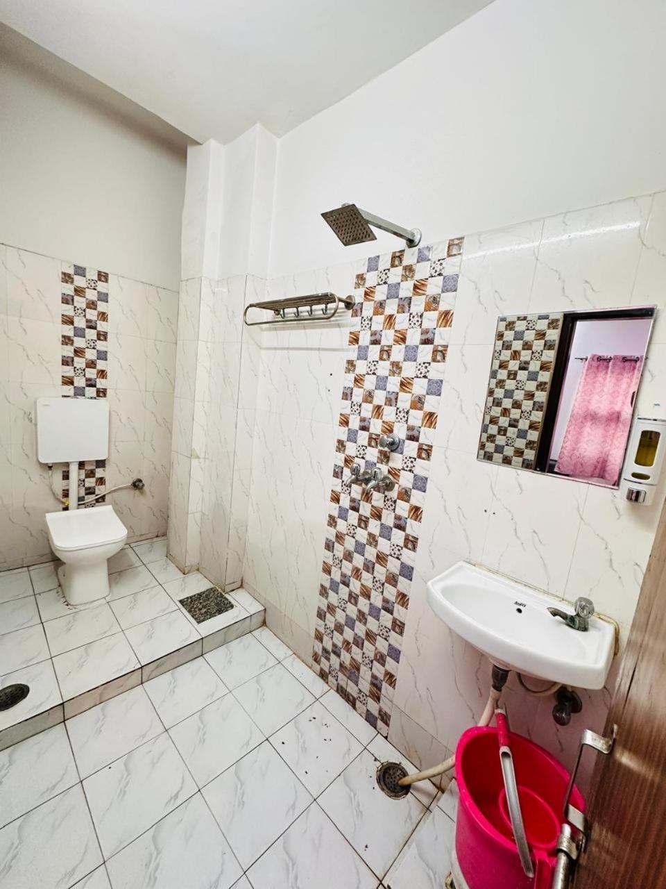 Hotel Aparajita Varanasi Exterior photo